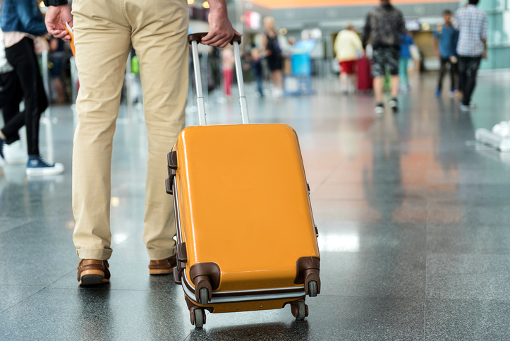 Italia multa a Ryanair y Wizz Air por el cobro de la maleta de mano