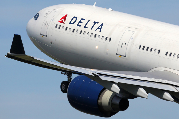Delta plans big fleet overhaul while still considering Alitalia