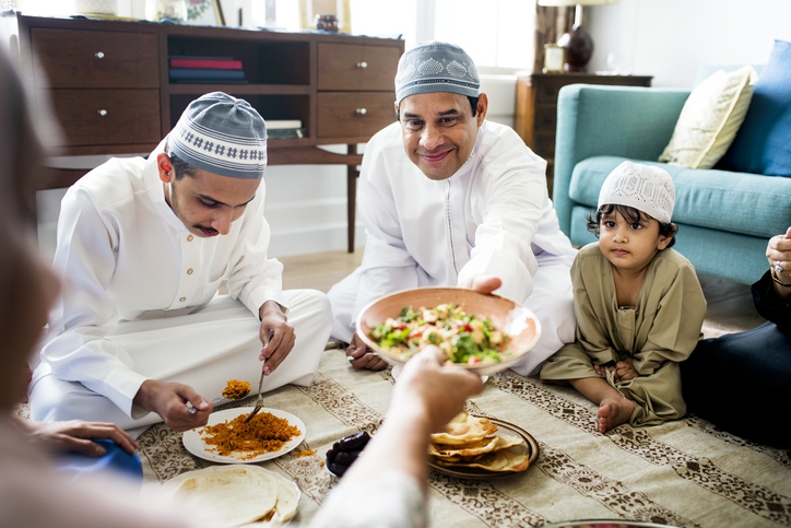 Curious foreigners get rare chance to sample Emirati culture