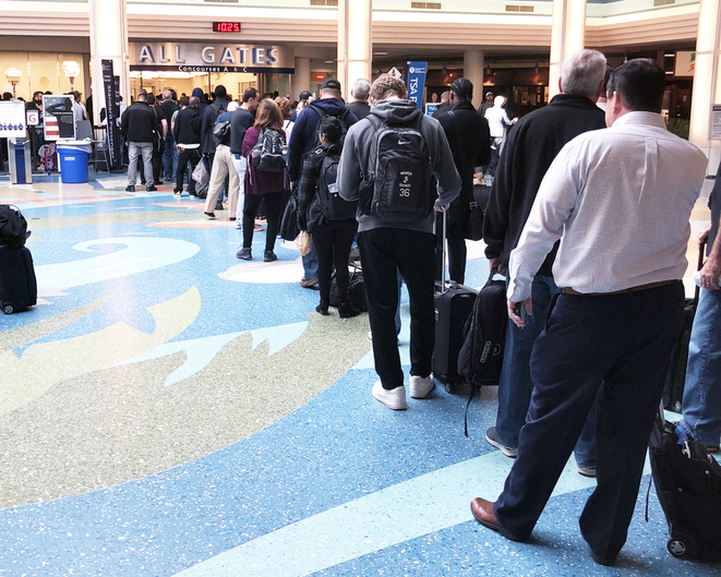 Airlines, travel industry warn of excessive U.S. entry wait times