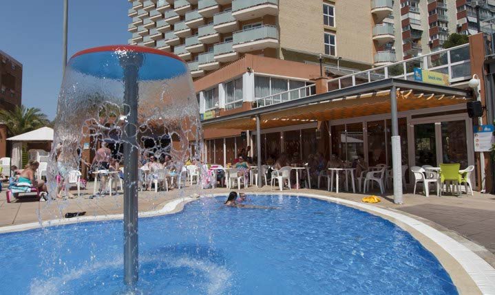 Azora compra siete hoteles a Med Playa en los que invertirá 30 millones