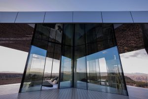vidrios-interior-la-casa-del-desierto