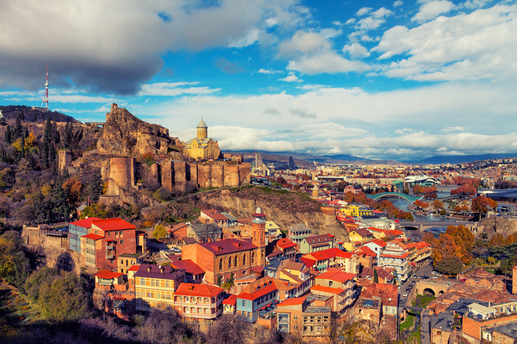 Georgia defenderá sus intereses ante las restricciones rusas al turismo