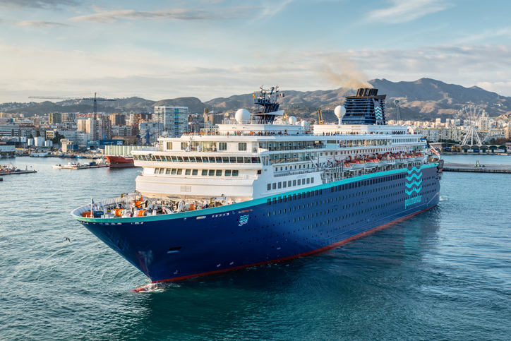 El volumen de cruceristas modera su alza al 1,4 % tras caer un 10 % en abril