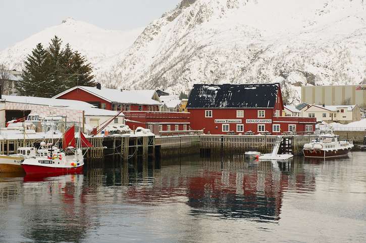 Autoridades noruegas piden disculpas por la campaña de la isla “sin tiempo”