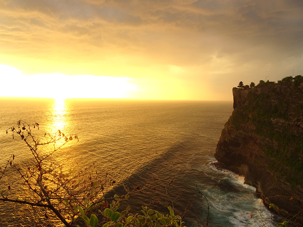 uluwatu_temple_bali_indonesia