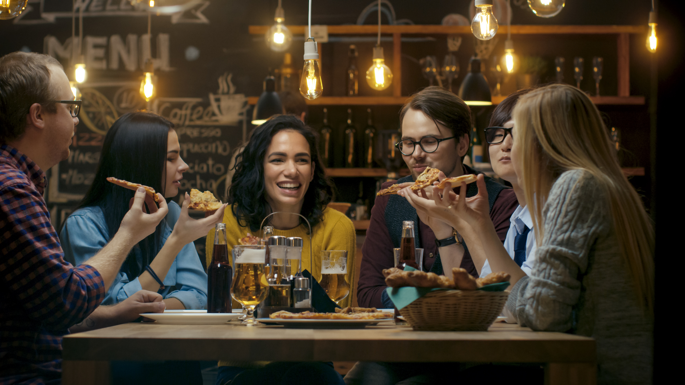 “Guía de restaurantes buenos”: dónde comer solidariamente