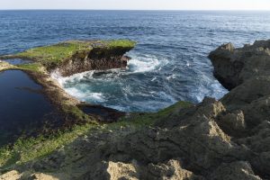 acantilado-de-lagrimas-del-diablo-nusa-lembongan-bali-indonesia
