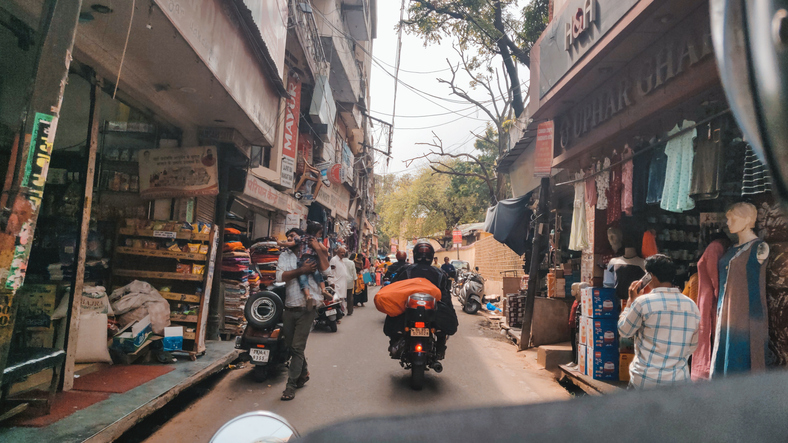 Un 99% de los turistas abandonan la Cachemira india tras orden de autoridades