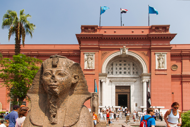 Los turistas ya se fotografían sin pagar en los museos de Egipto