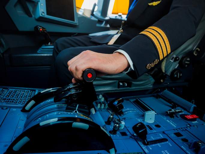 Ryanair tells staff it has 900 more pilots and crew than needed