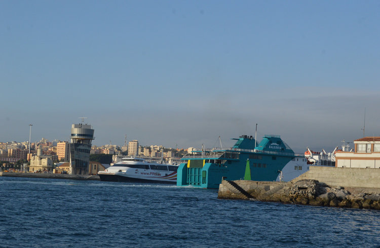 Ceuta consigue más 30.200 turistas abaratando billetes de barco a 16 euros