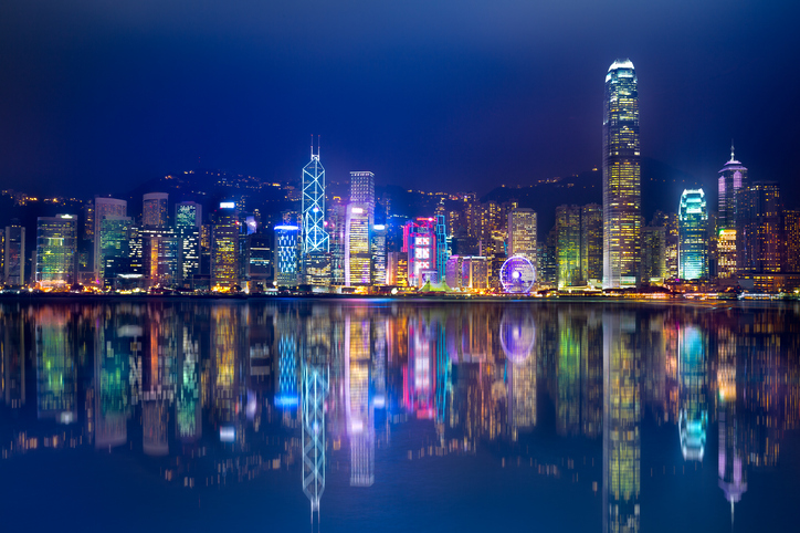 Hong Kong August visitors plunge 40% y/y, hotels half-full
