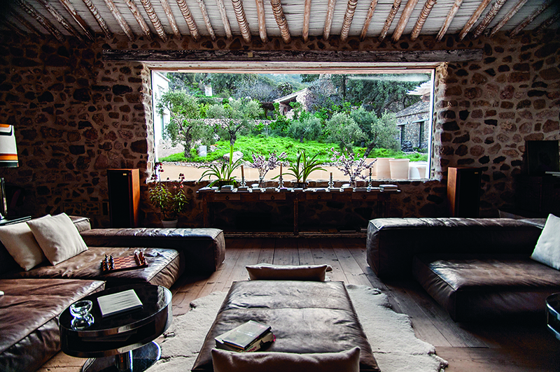 La-Donaira_living-room