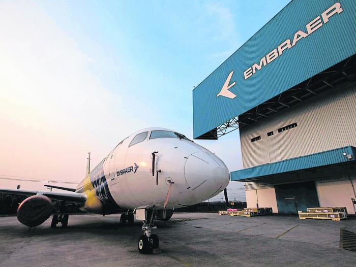 El mayor avión de pasajeros de Embraer hace su primer vuelo comercial