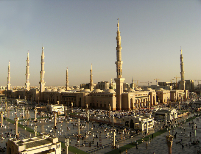 Saudi Arabia opens to foreign holidaymakers, chases tourism investment