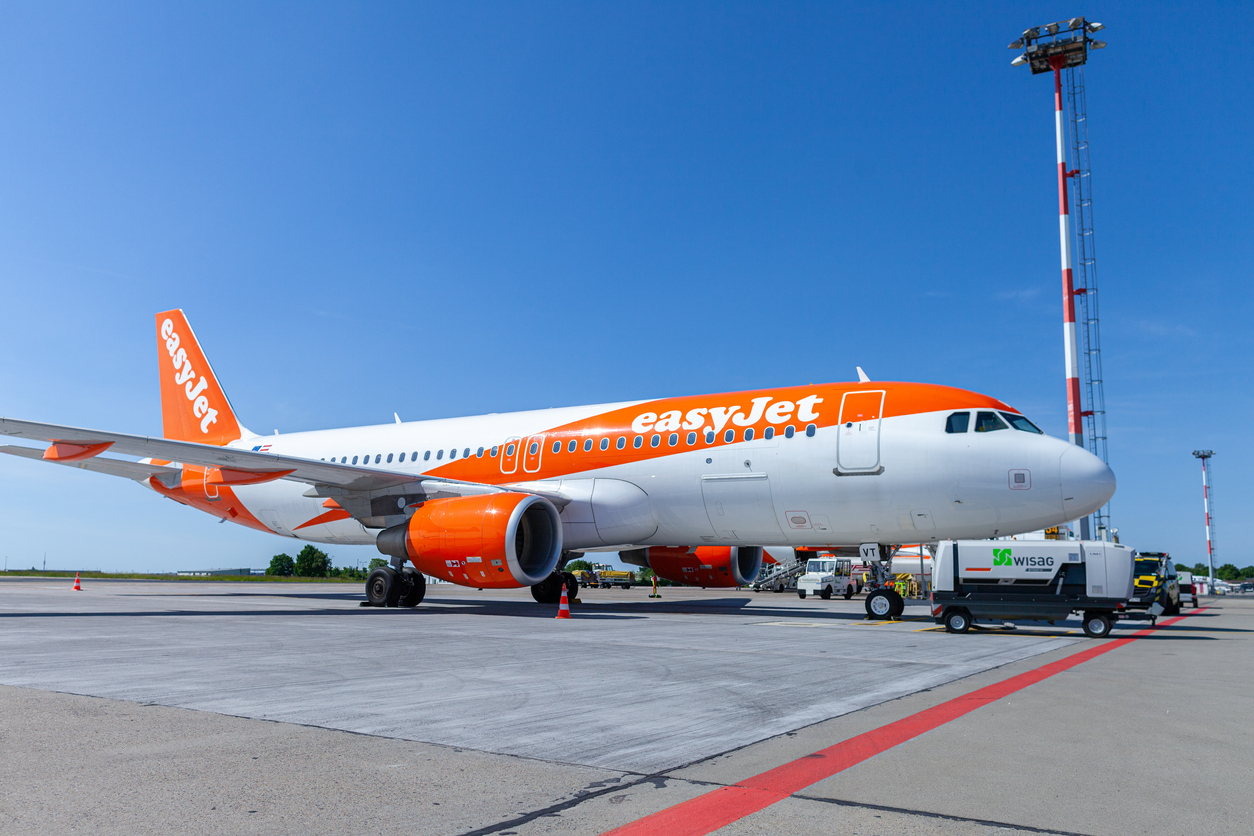 El beneficio neto anual de easyJet baja el 2,5 %