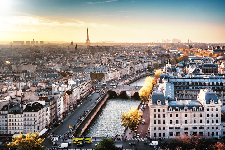 Paris mayor sounds alarm over Airbnb Olympics tie-up