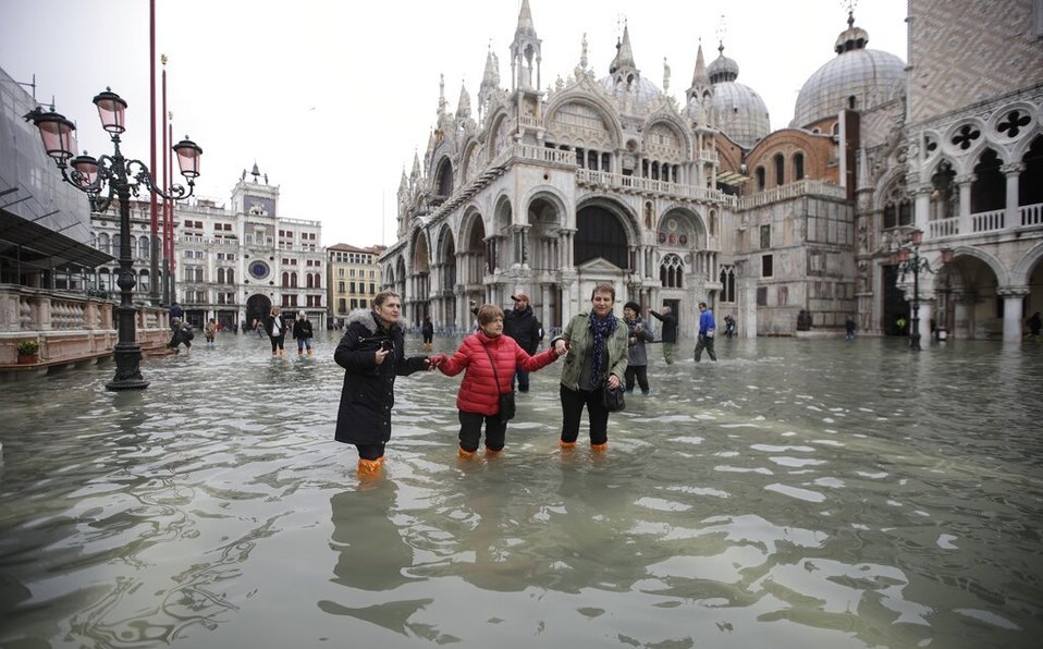 Venice braces for another devastating high tide