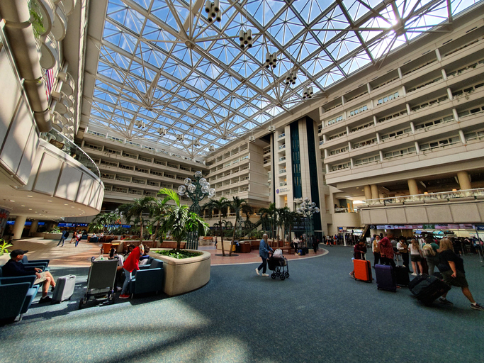 El aeropuerto de Orlando sobrepasa los 50 millones de pasajeros en doce meses