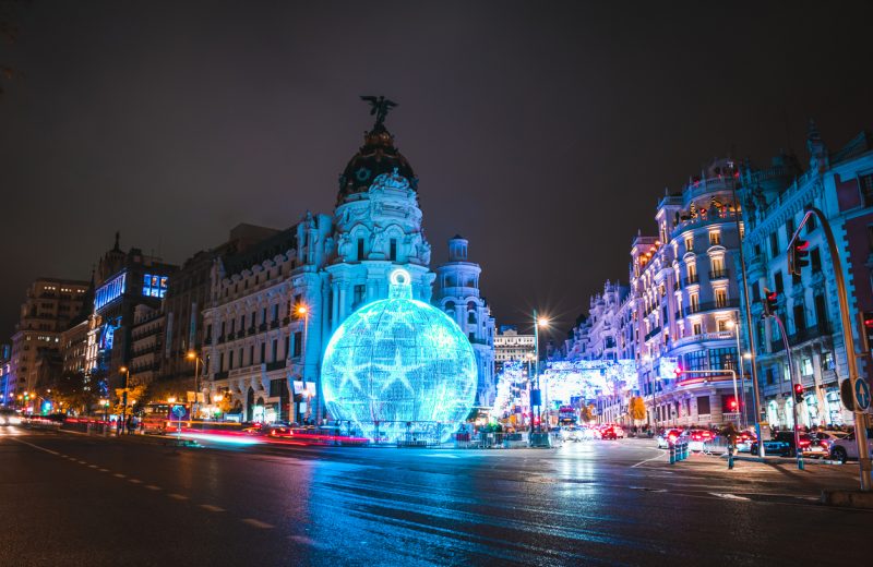Where are Spaniards travelling to this Christmas?
