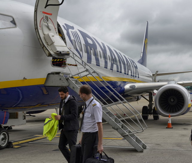 Los sindicatos preparan una demanda contra Ryanair por el ERE