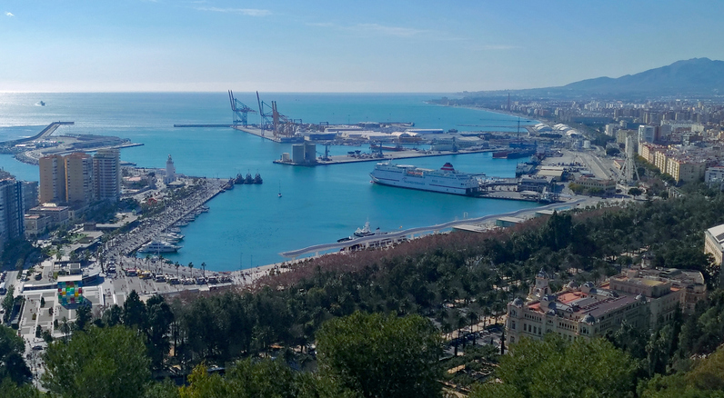 Málaga contará en 2021 con una dársena para 31 megayates de hasta cien metros