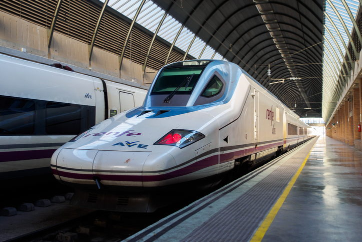 Renfe crece un 2,7 % en viajeros de AVE y larga distancia y alcanza máximos