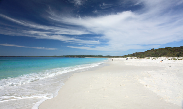 Beach haven turns ghost town as Australia fires hit tourism