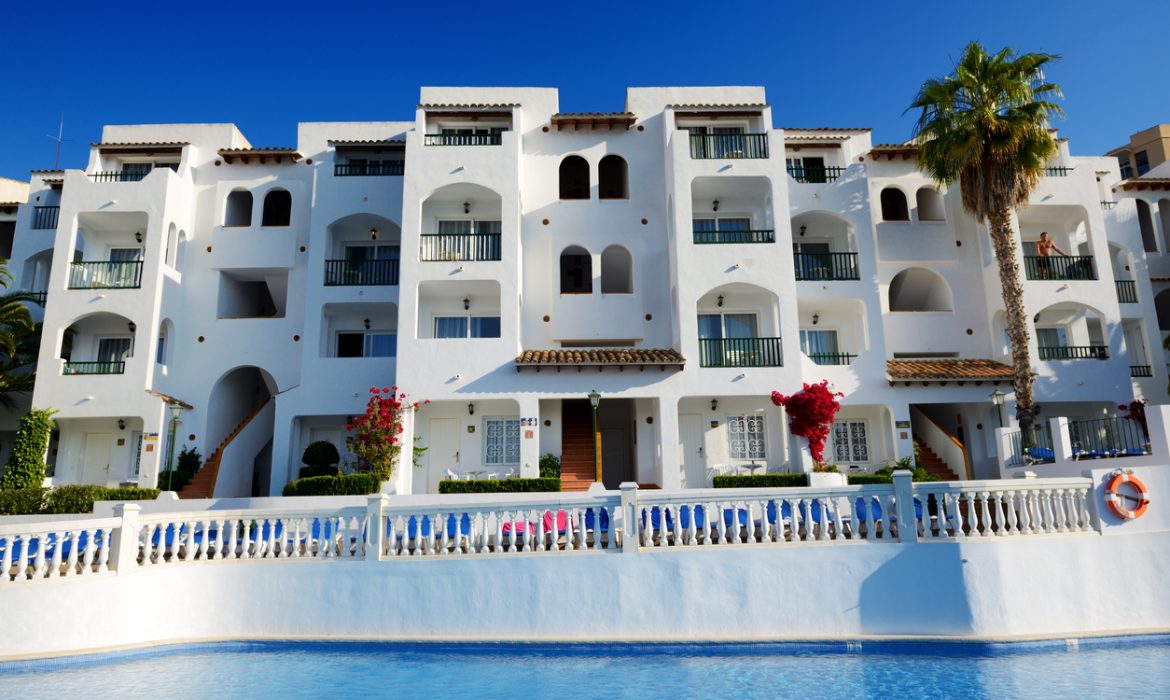 En Baleares quedan menos de 15.000 turistas y unos 130 hoteles abiertos