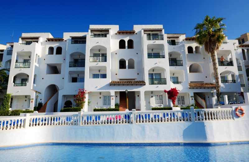 En Baleares quedan menos de 15.000 turistas y unos 130 hoteles abiertos