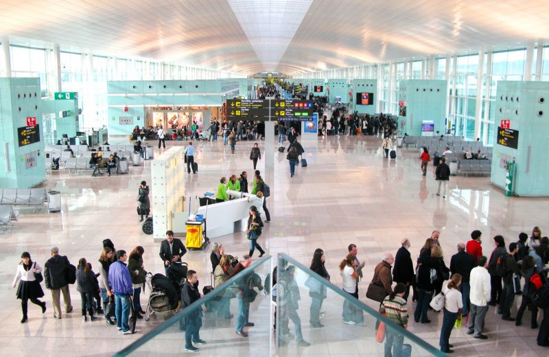 Ábalos dice que no hay fechas ciertas para la vuelta a la actividad turística