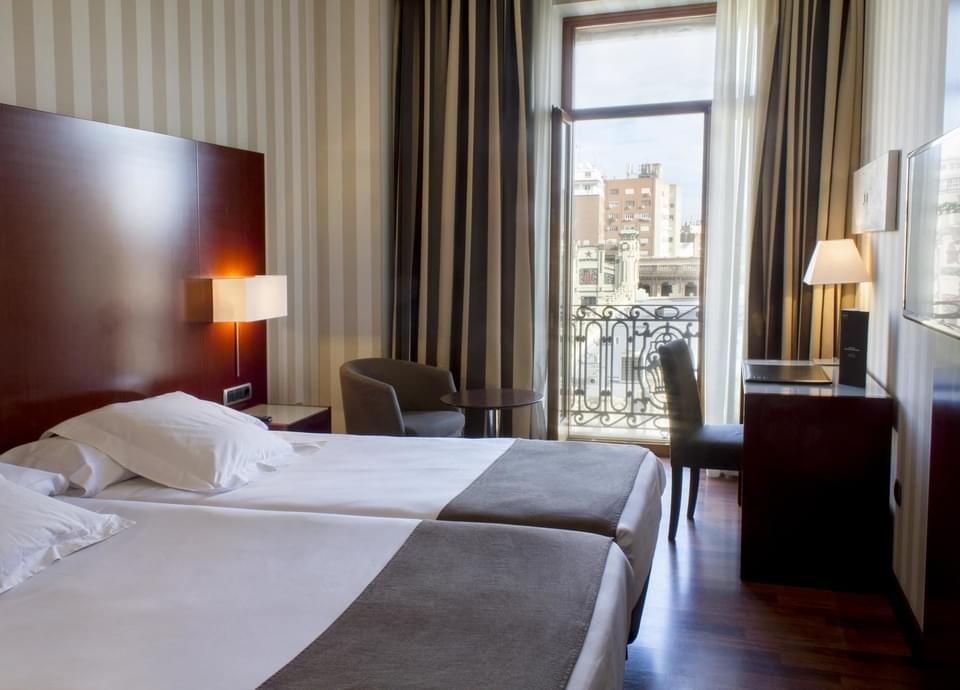 Cuatro escenarios de apertura de los hoteles valencianos en función del covid