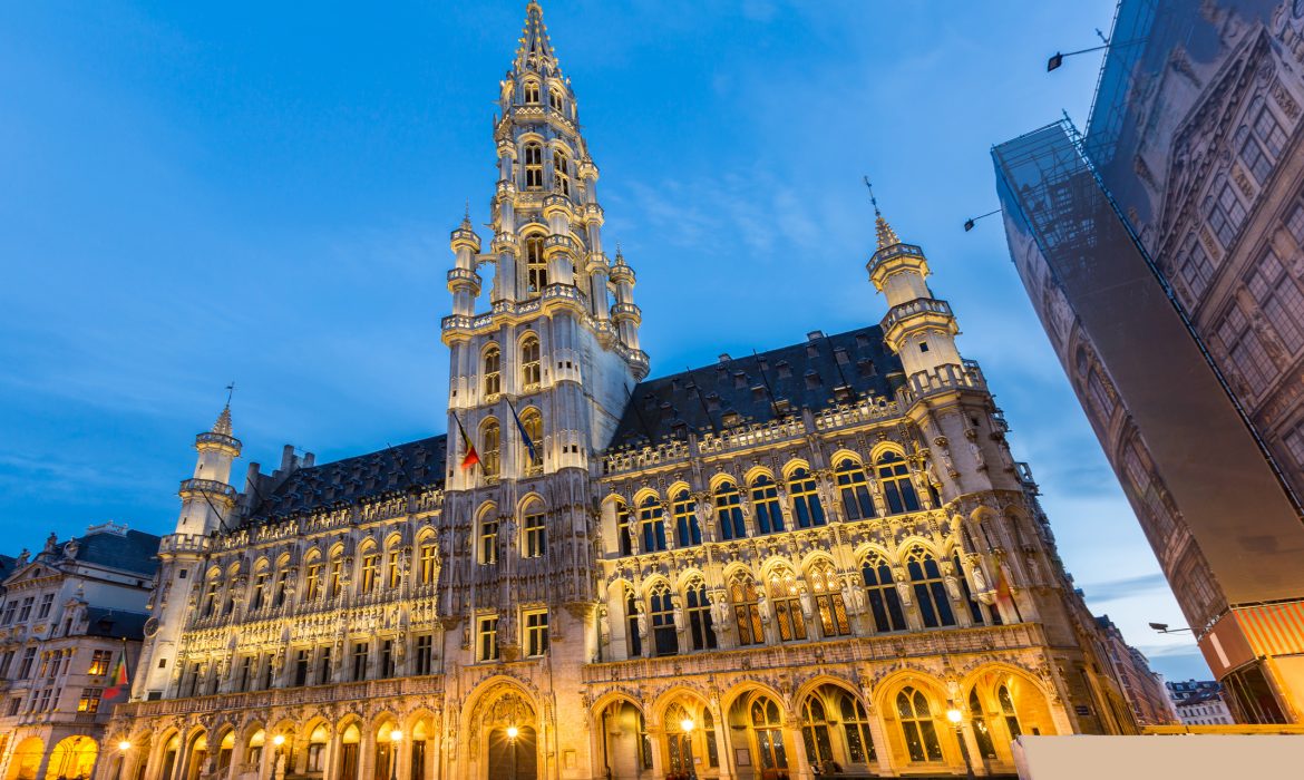 EU governments risk clash with EU exec in bid to save tourism season