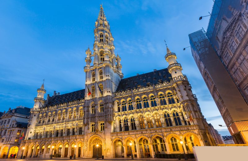 EU governments risk clash with EU exec in bid to save tourism season