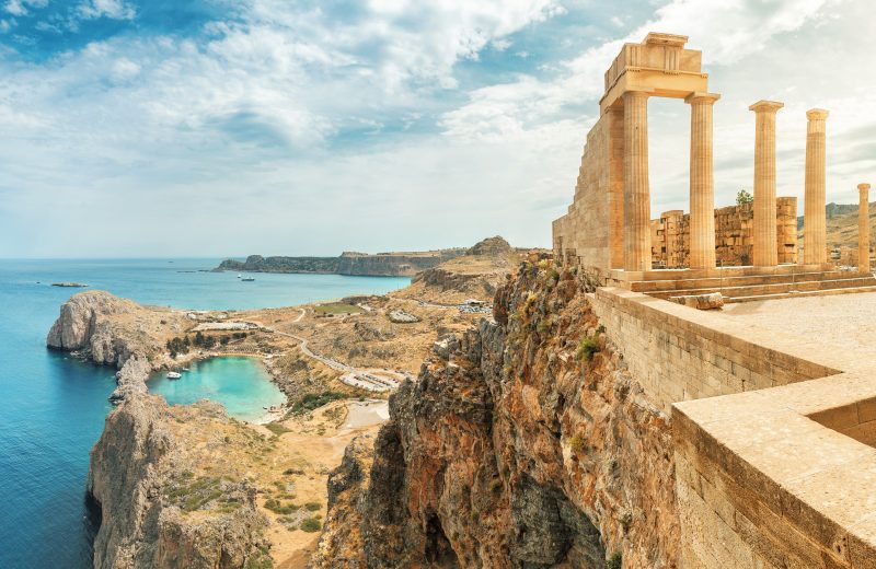Greece reopens cafes, restaurants as summer season nears