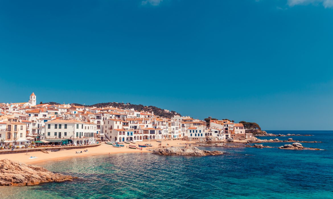 Beaches reopen as Spain courts foreign tourists with health guarantee