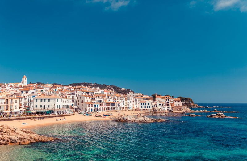Beaches reopen as Spain courts foreign tourists with health guarantee