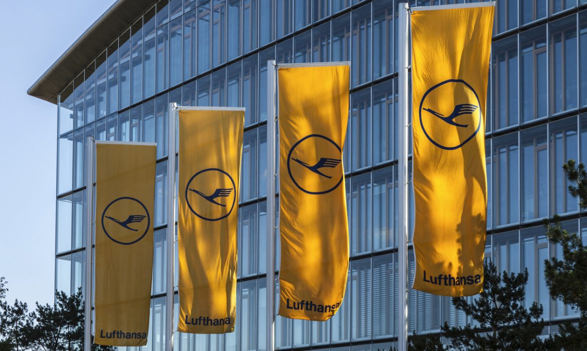 Lufthansa investors back $10 bln German government rescue
