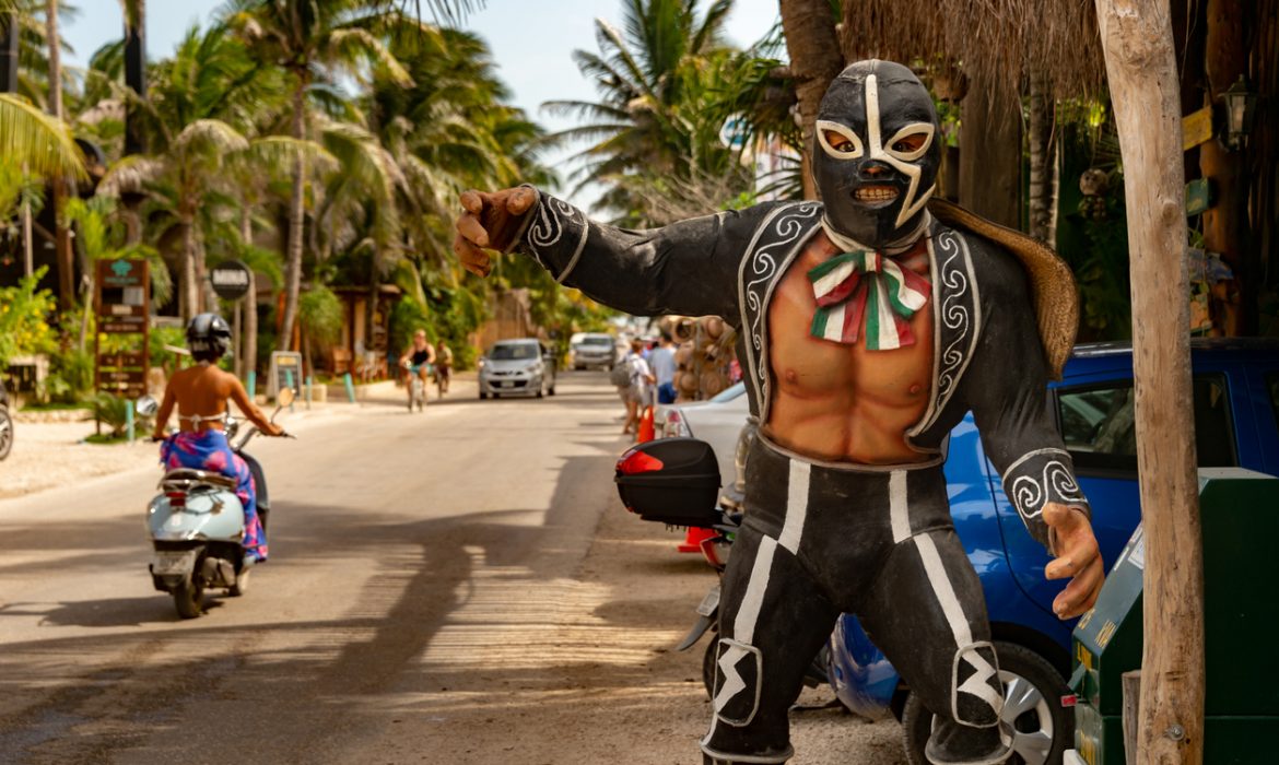 Mexico tightens coronavirus curbs in tourist spots, other pockets