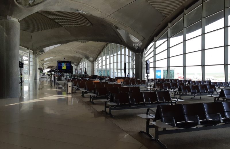 Jordan delays resuming international flights after COVID-19 surge abroad