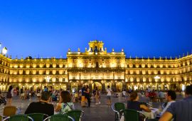 Salamanca, la ciudad que te cautiva también de noche