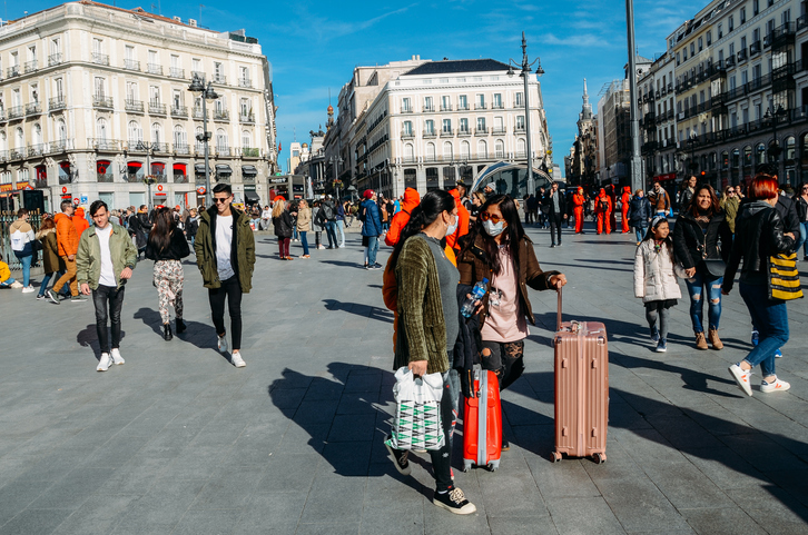 España recupera el 71% de los turistas internacionales prepandemia