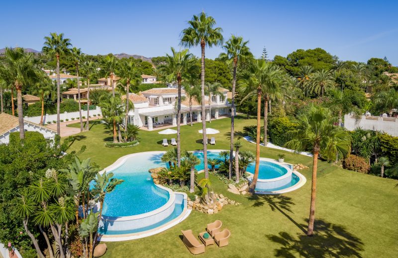 Luxury villa holiday rentals, up to €9,400 per night in high season