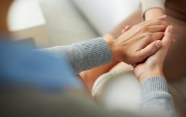 La encrucijada terapéutica: IA vs. terapia tradicional