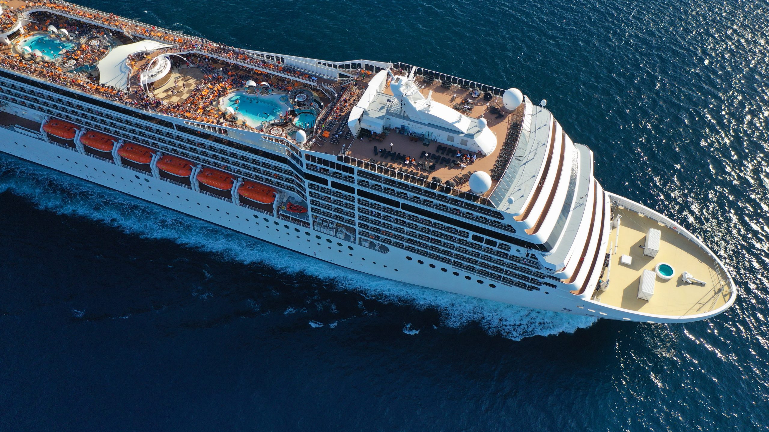 Cruceros de lujo solo para adultos: una nueva forma de viajar sin prisas